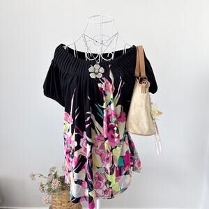 Vintage y2k black orchid/hibiscus floral print pleated babydoll blouse top